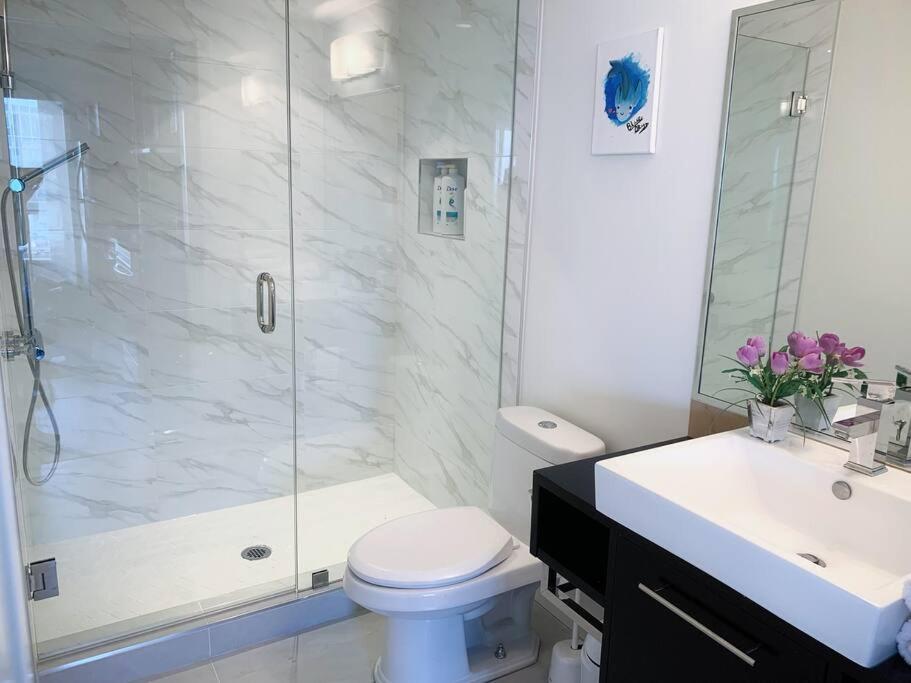 Ferienwohnung Downtown 3Br/2Ba+Views+Skytrain+Free Parking Vancouver Exterior foto