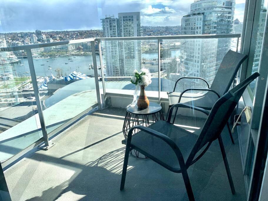 Ferienwohnung Downtown 3Br/2Ba+Views+Skytrain+Free Parking Vancouver Exterior foto