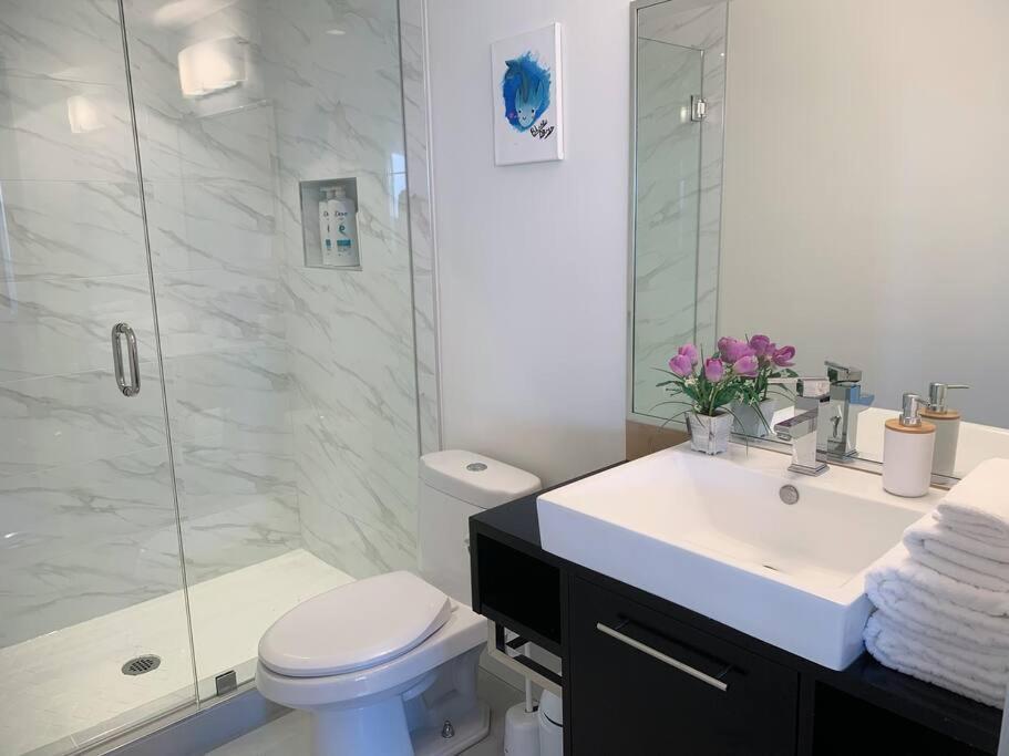 Ferienwohnung Downtown 3Br/2Ba+Views+Skytrain+Free Parking Vancouver Exterior foto